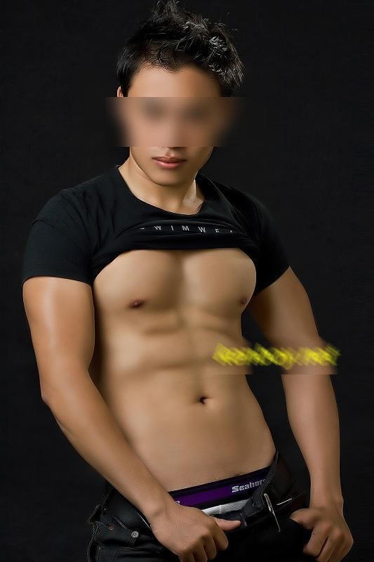 Phận “trai gọi” đứng đường